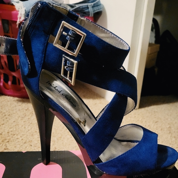 Heels - Picture 1 of 3